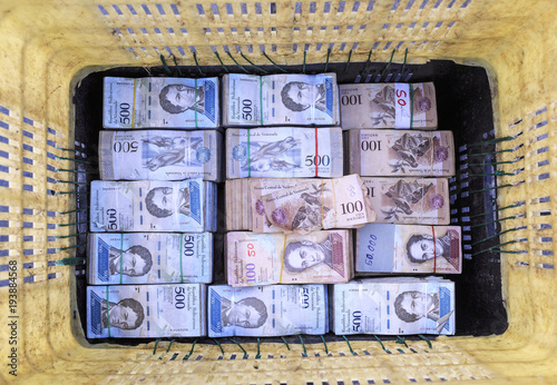 Obraz na plátně The economic crisis and hyperinflation in Venezuela
