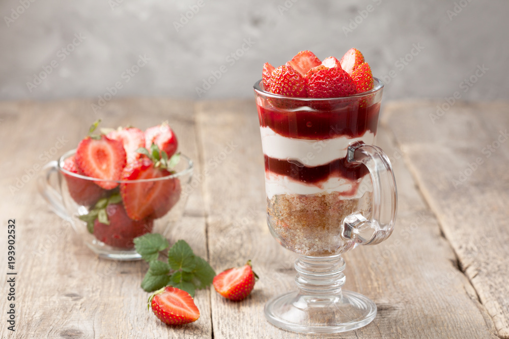 cheesecake with strawberries cheesecake with strawberries