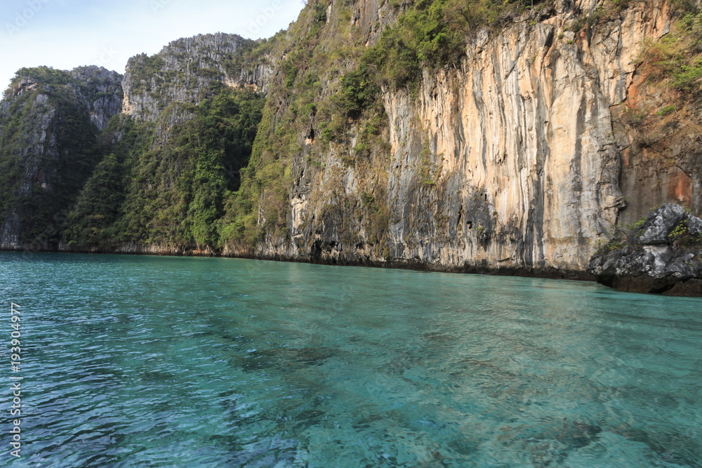 Crystal clear blu water in Losama bay in Koh Phi Phi Leh Island, Krabi Thailand