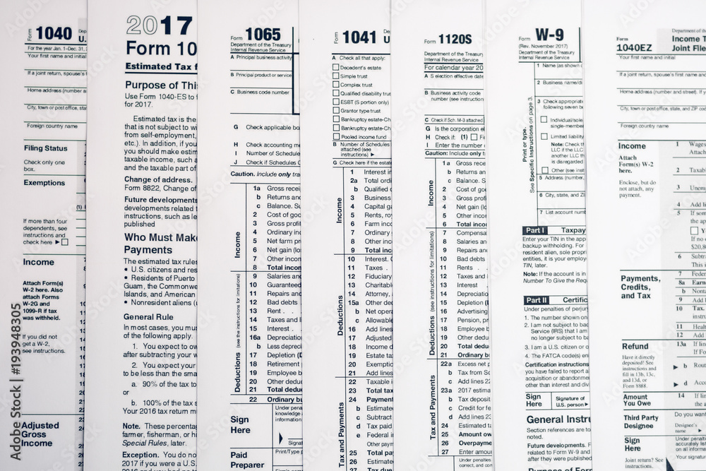 Obraz premium Form 1040 Individual Income Tax return form. United States Tax forms 2017/2018. American blank tax forms. Tax time.