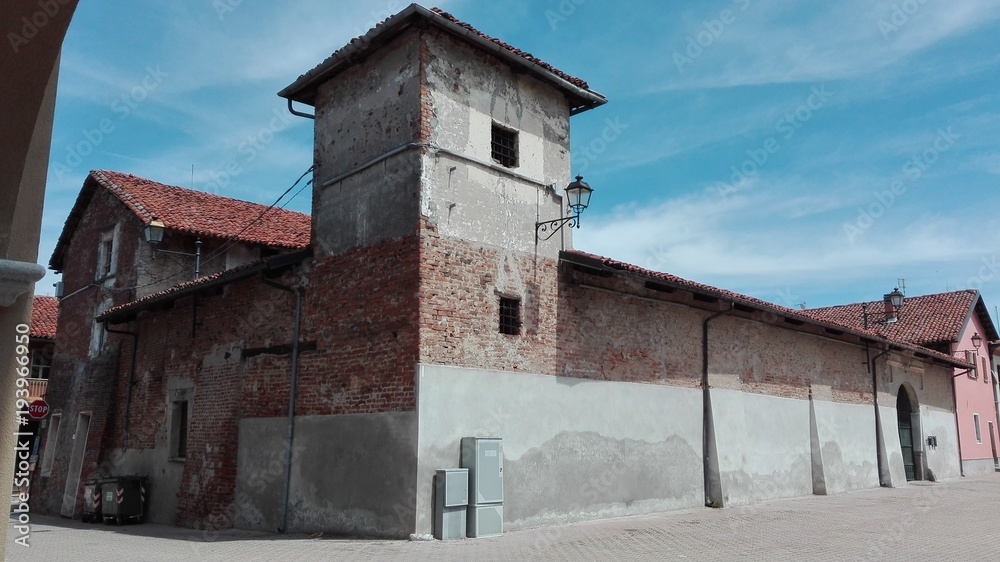 edificio con torretta edificio con torretta