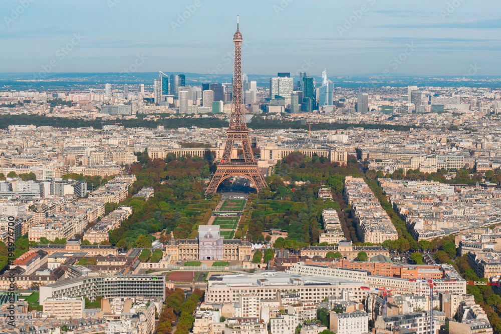 Fototapeta premium Eiffel Tower and Paris cityscape
