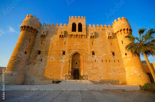 Tablou canvas Front view of The Citadel of Qaitbay (Qaitbay Fort), Is a 15th century defensive