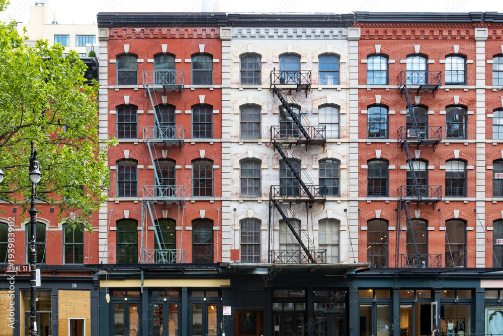Fototapeta premium Budynki na Duane Street w dzielnicy Tribeca na Manhattanie w Nowym Jorku