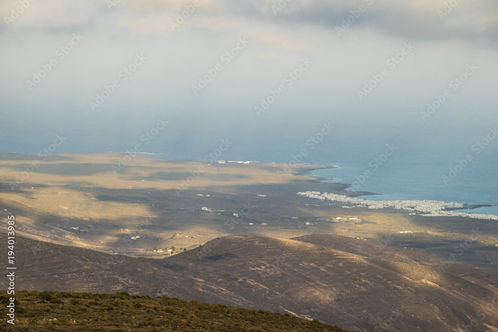 Vista aerea di Lanzarote (isole Canarie) - Riflessi di nuvole
