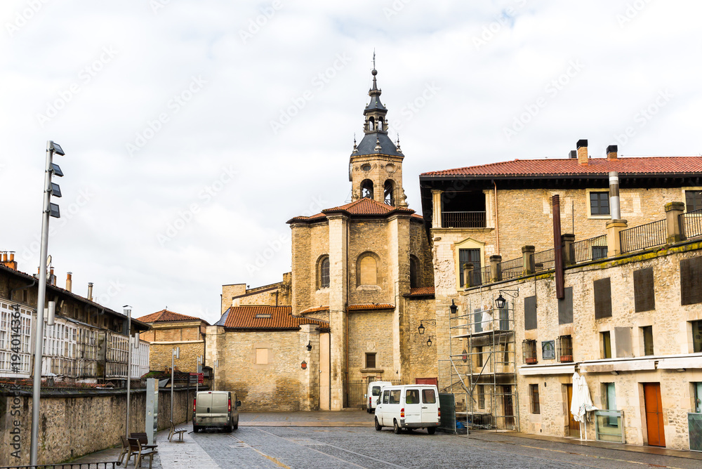 Obraz premium Religious monuments of the Basque capital, Vitoria, Spain