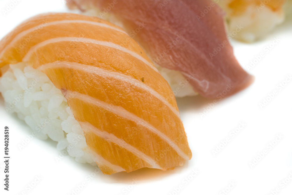 Nigiri Sushi Nigiri-Sushi isoliert freigestellt auf weißen Hintergrund