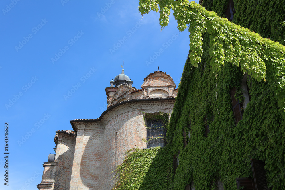 Saint Michael Kirche in Neive. Piemont. Italien