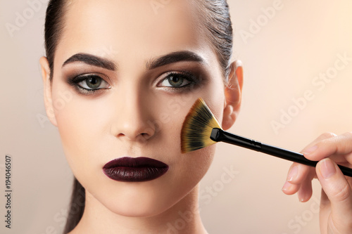 Professional visage artist ...