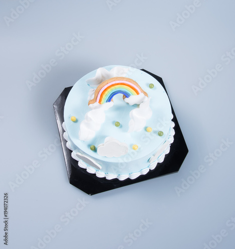 Εκτύπωση καμβά cake or birthday cake on a background.