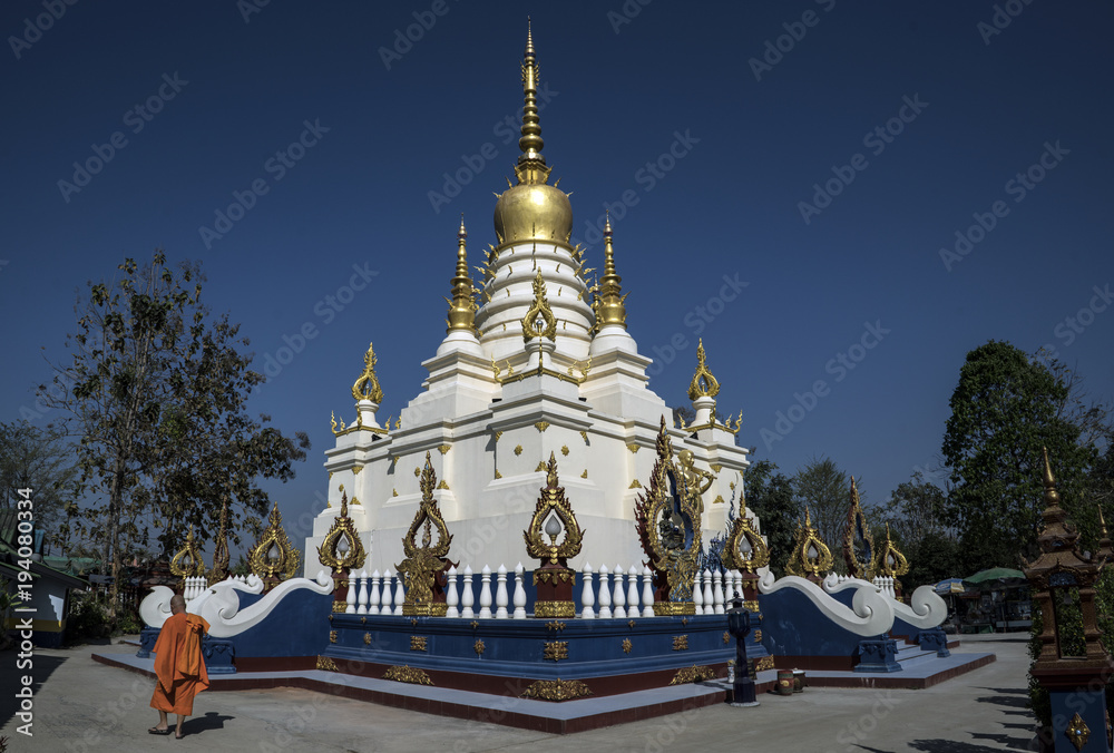 Fototapeta premium Temple and monk