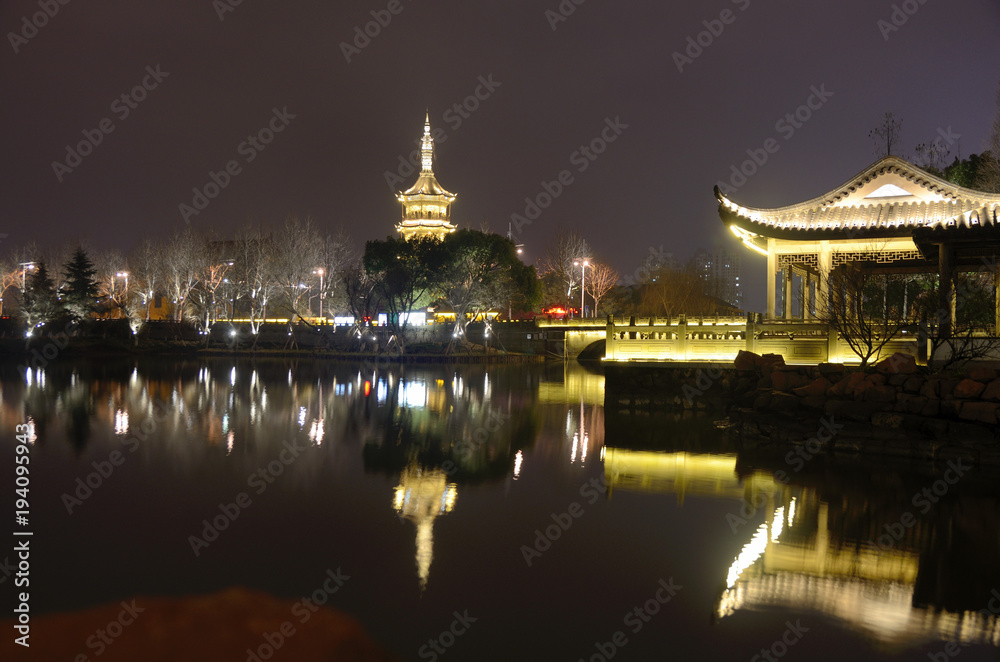 Fototapeta premium Pagoda by night
