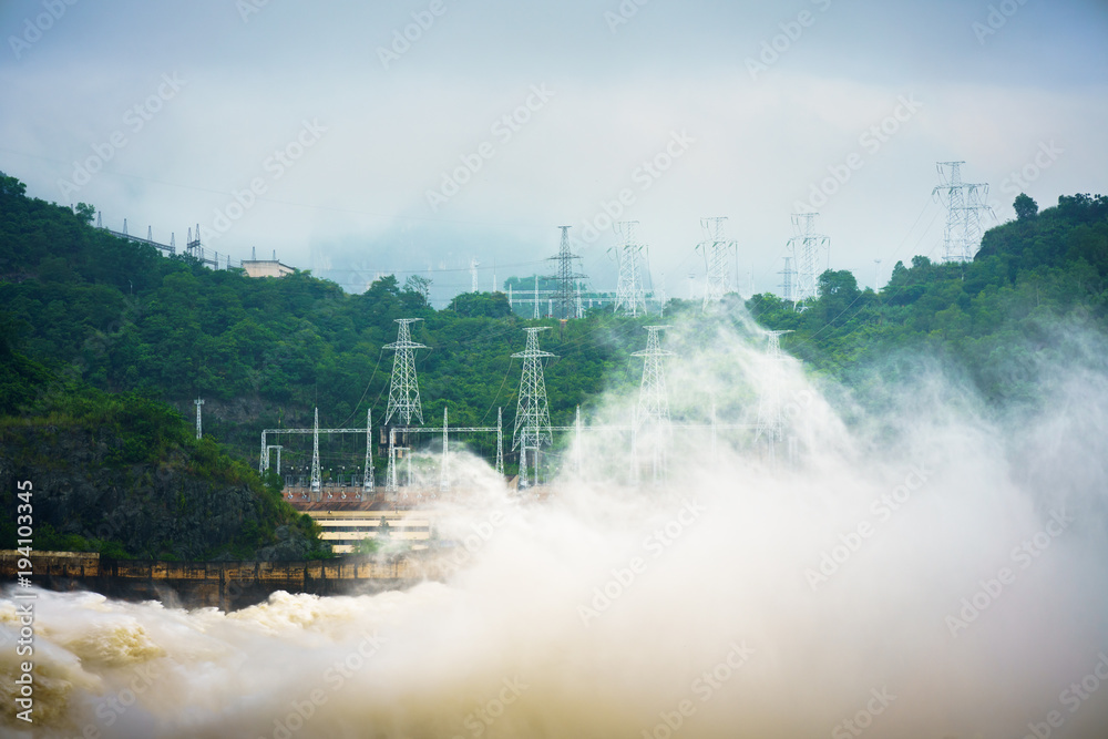 Fototapeta premium Strong stream of water at the dam hydroelectric Hoa Binh, Vietnam
