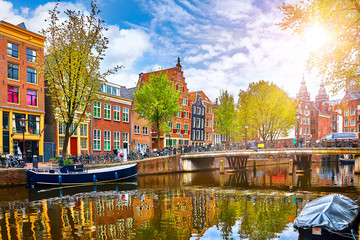 Stickers Amsterdam Amstel met Nederlandse grachtenhuizen  © Yasonya