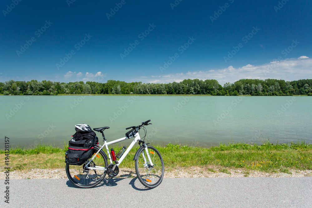 Fototapeta premium Danube cycle path / trail / route