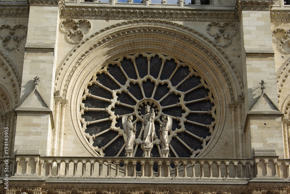 Rosace de Notre-Dame à Paris, France