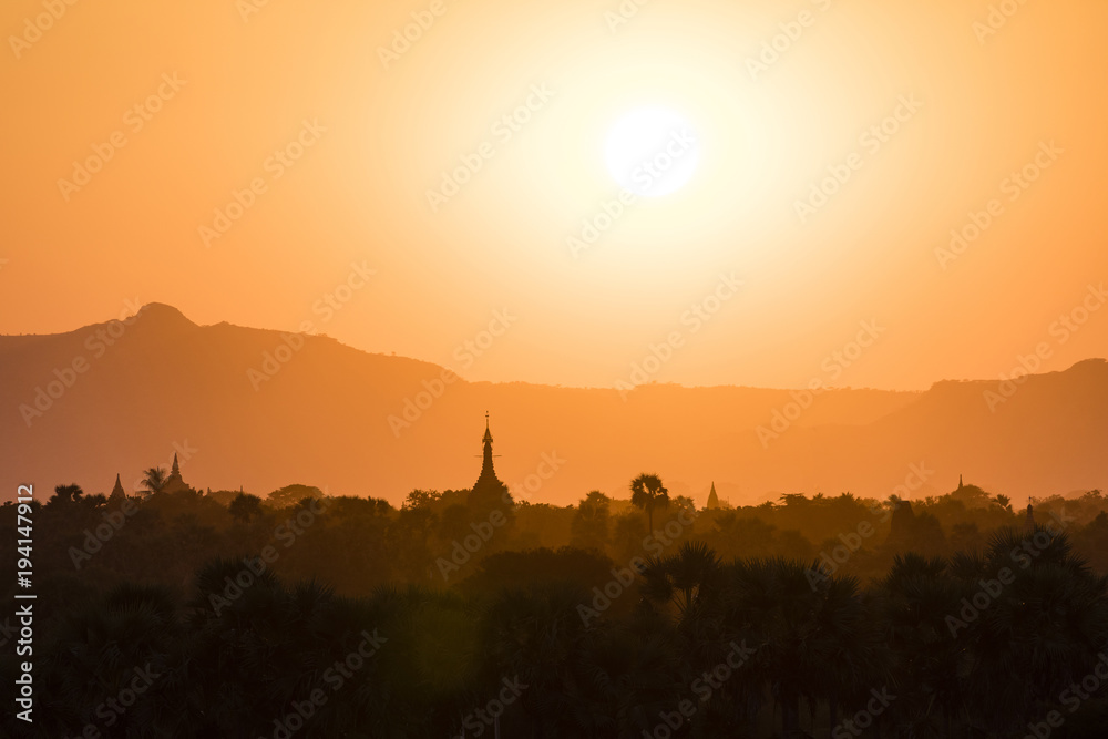 Sunset behind the pagoda field of Bagan Sunset behind the pagoda field of Bagan