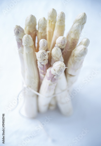 asperges blanches , botte d'asperges  photo