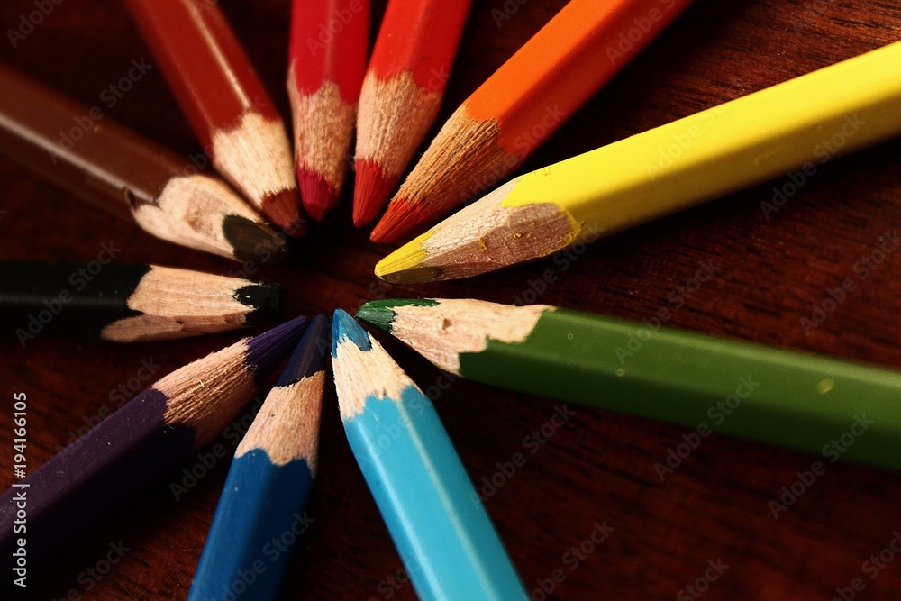 Naklejka premium Rainbow pencils