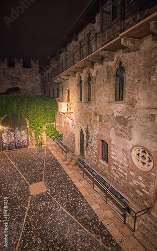 The famous balcony of Romeo...