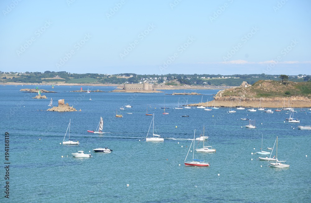 Obraz premium Boote bei Carantec, Bretagne