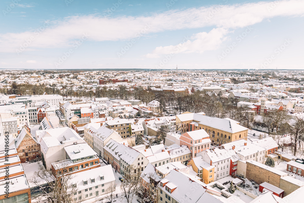Verschneites Greifswald von oben im Winter