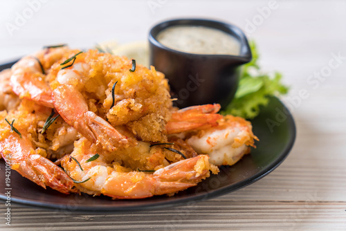 fried shrimps with sauce