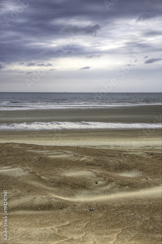 Tableau sur toile Winter landscape of Belgian coast at Wenduine