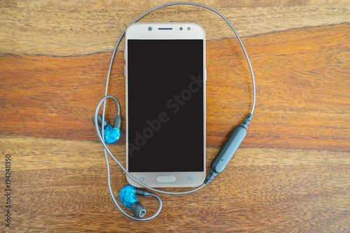 Smartphone and wireless earphone