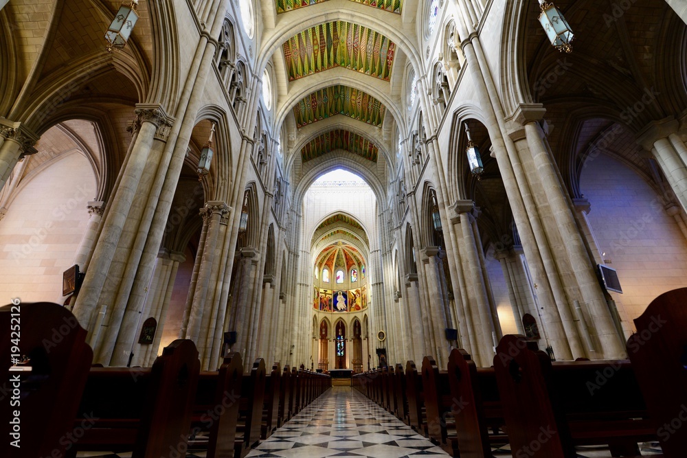 Fototapeta premium マドリードの宮殿と教会