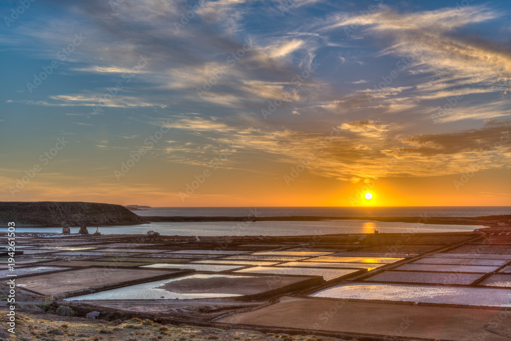 Sonnenuntergang über den Salzseen von Lanzarote Sonnenuntergang über den Salzseen von Lanzarote
