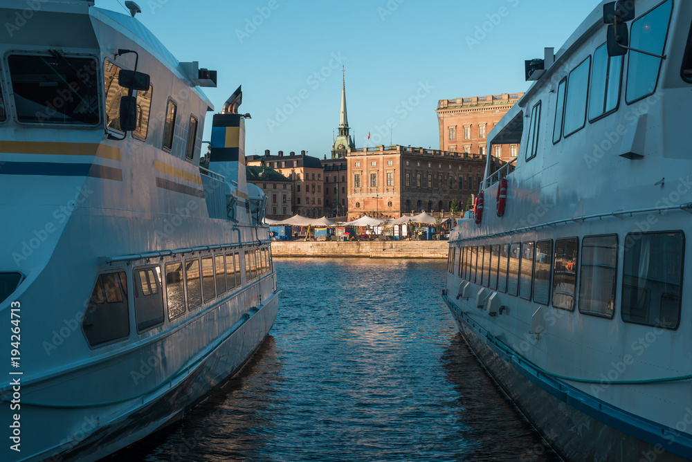 Obraz premium Cityscape of Gamla Stan in Stockholm, Sweden, at sunrise.