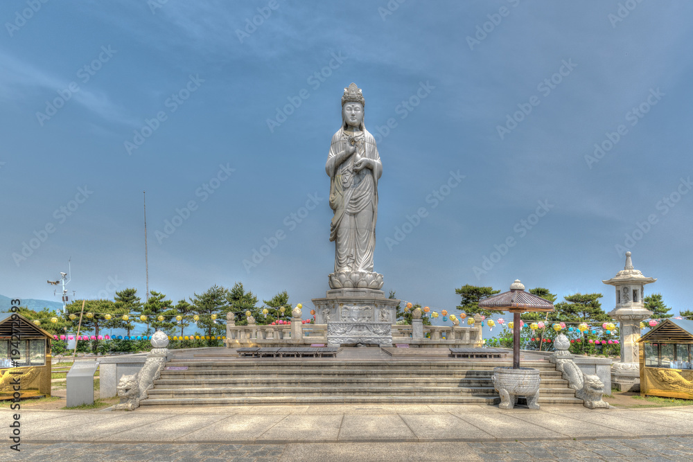 Haesugwaneumsang, die Göttin der Barmherigkeit im Naksan-Tempel zwischen Sokcho und Yangyang