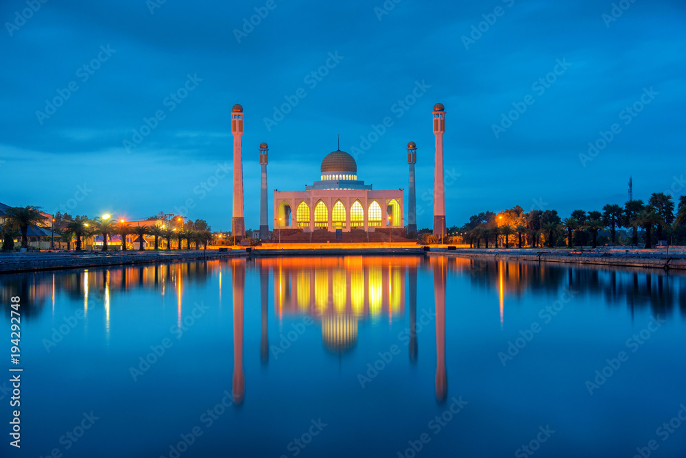 Landscape sunset sky at Central Mosque, Songkhla province, Southern of Thailand. Landscape sunset sky at Central Mosque, Songkhla province, Southern of Thailand.