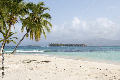  Beach in San Blas Islands, Panama © Ricardo Canino