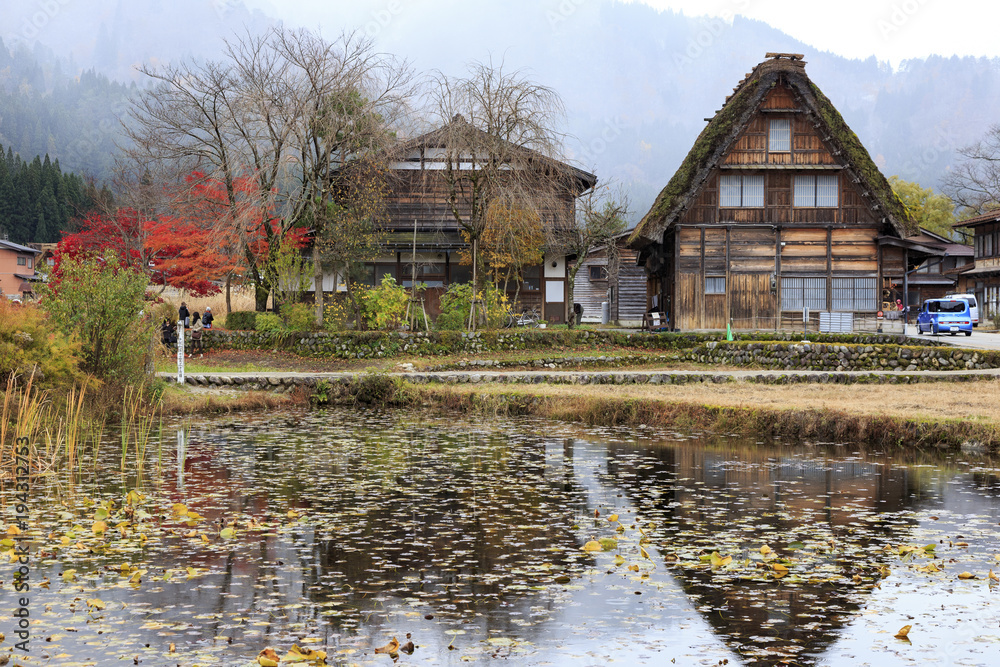 Fototapeta premium Old Japanese traditional cottage in Shirakawago Japan