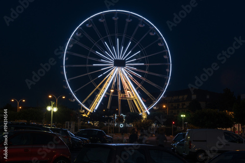Beleuchtetes Riesenrad in Ouistreham