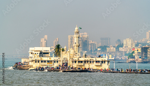 The Haji Ali Dargah, a famous tomb and a mosque in Mumbai, India photo
