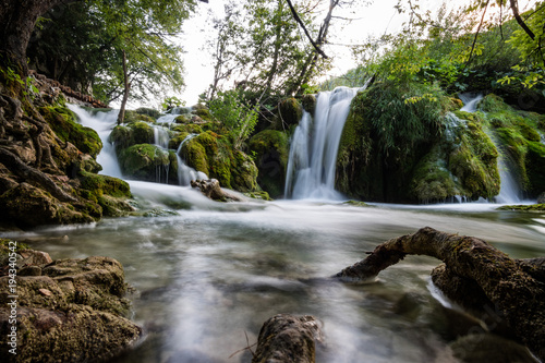 Fototapeta Naklejka Na Ścianę i Meble -  Waterfall