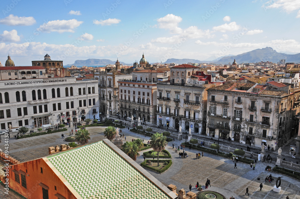 Palermo, la piazza del Cassaro Alto dai tetti della Cattedrale