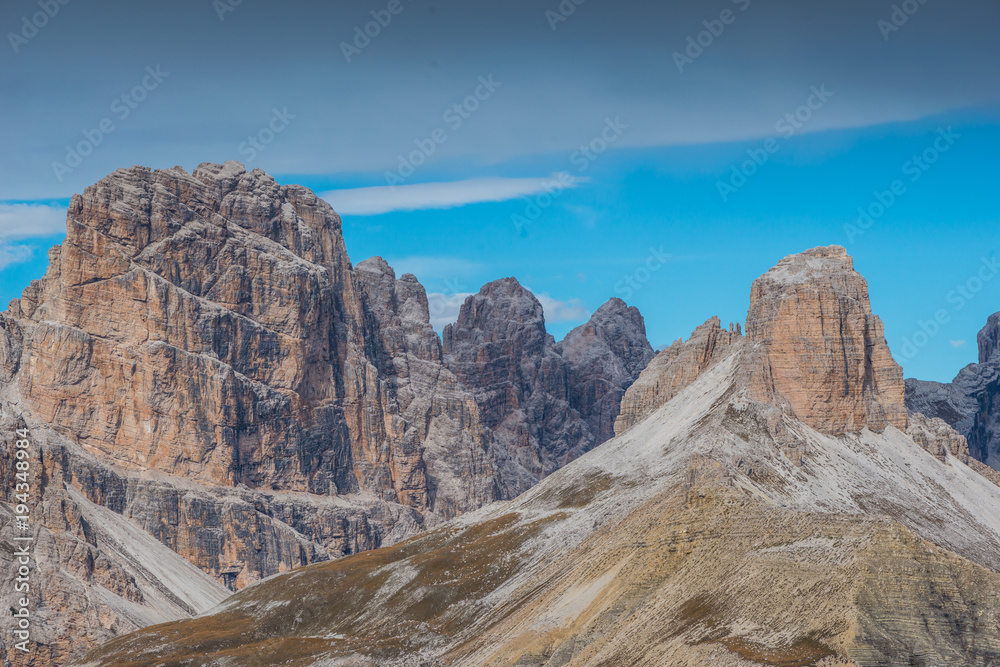 Fototapeta premium beautiful italien dolomites, south tyrol and italien alps scenery, tre cime di lavaredo