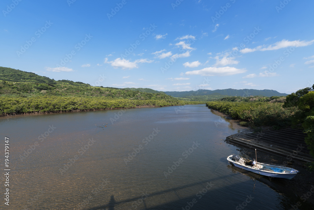Naklejka premium 西表島の前良川(マイラ川)