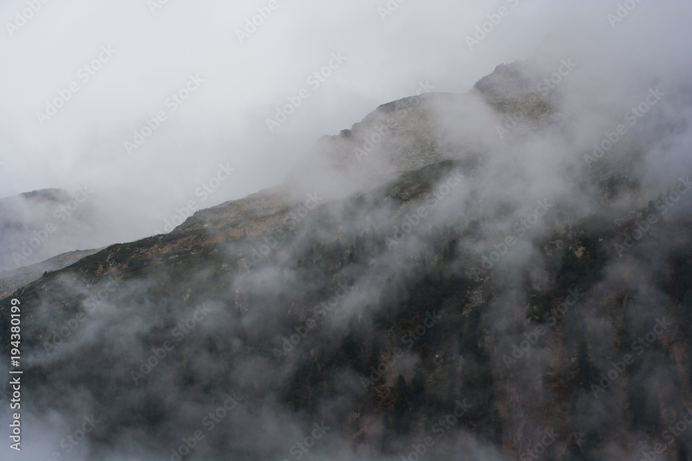 Berg im Nebel