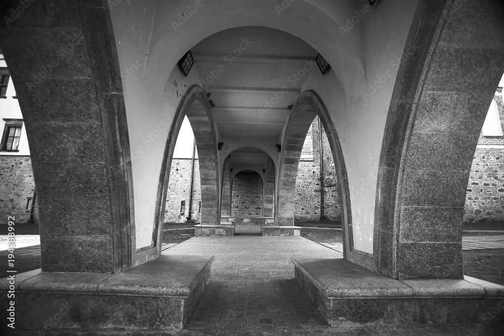 Obraz premium Arch in an old building