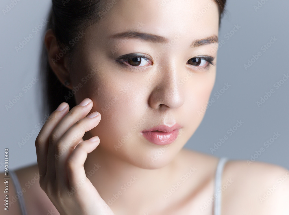 女性のスキンケアイメージ 女性のスキンケアイメージ