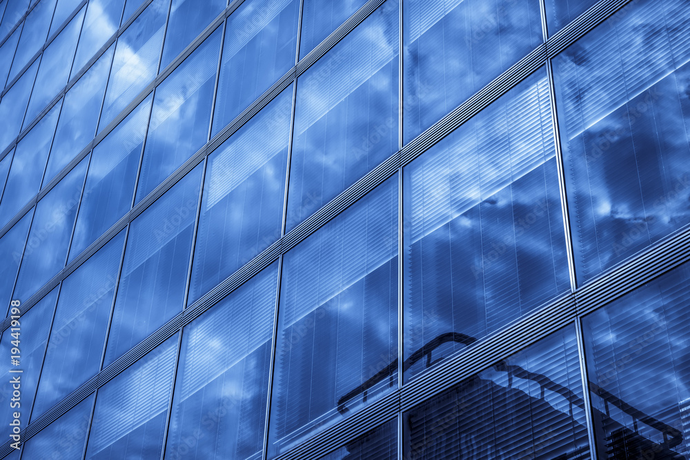 Obraz premium Low angle view of skyscrapers architectural glass