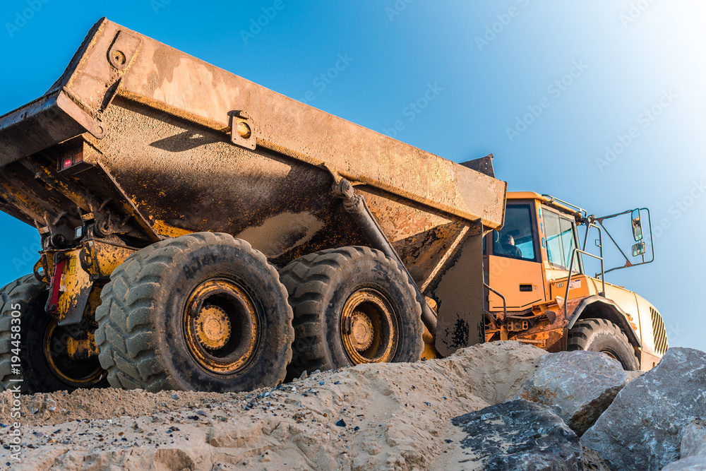 Obraz premium camion de chantier en action