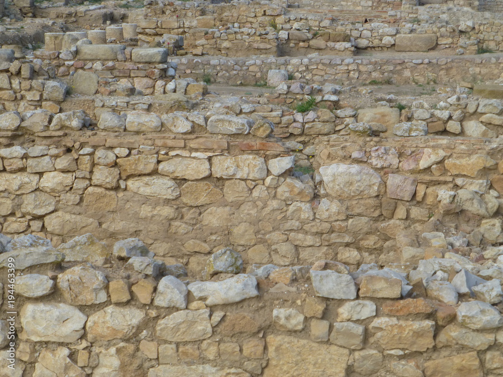 Obraz premium Yacimiento de Empúries (L'Escala) en Cataluña,España. El único yacimiento arqueológico donde conviven los restos de una ciudad griega Emporion con las de una ciudad romana, Emporiae