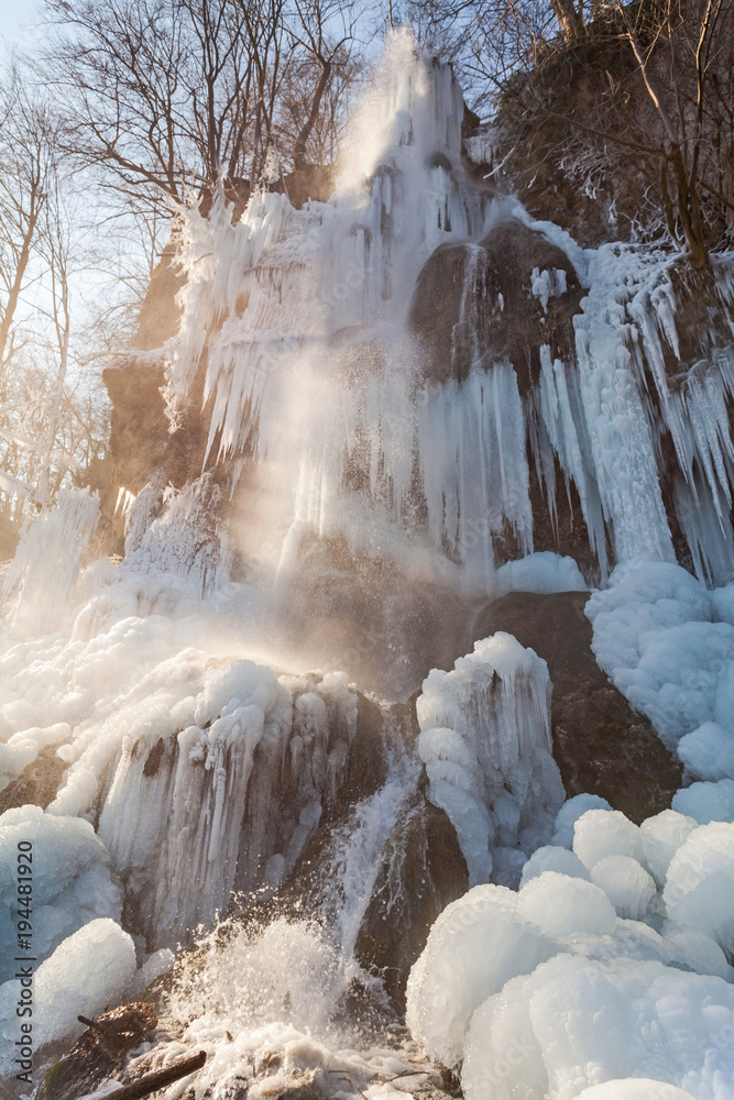 Fototapeta premium Vereister Bad Urach Wasserfall Februar 2018 Schwäbische Alb.