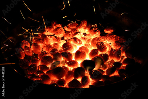 Schilderij op canvas grill with sparks and briquettes